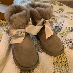 UGG *Gita* bow boot